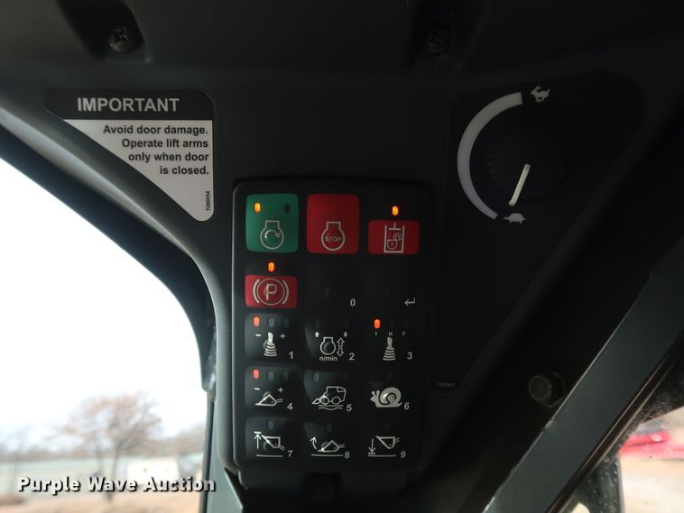 image for item GD9936 2015 John Deere 333E skid steer