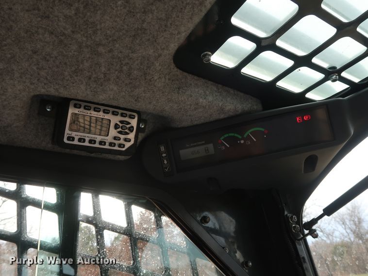 image for item GD9936 2015 John Deere 333E skid steer