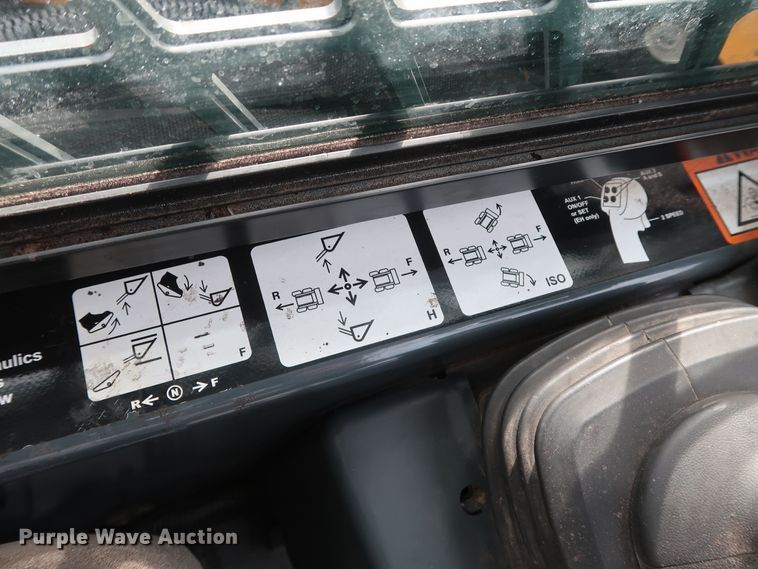 image for item GD9936 2015 John Deere 333E skid steer