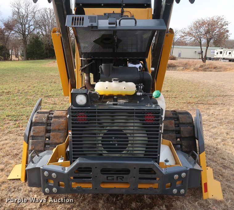 image for item GD9936 2015 John Deere 333E skid steer