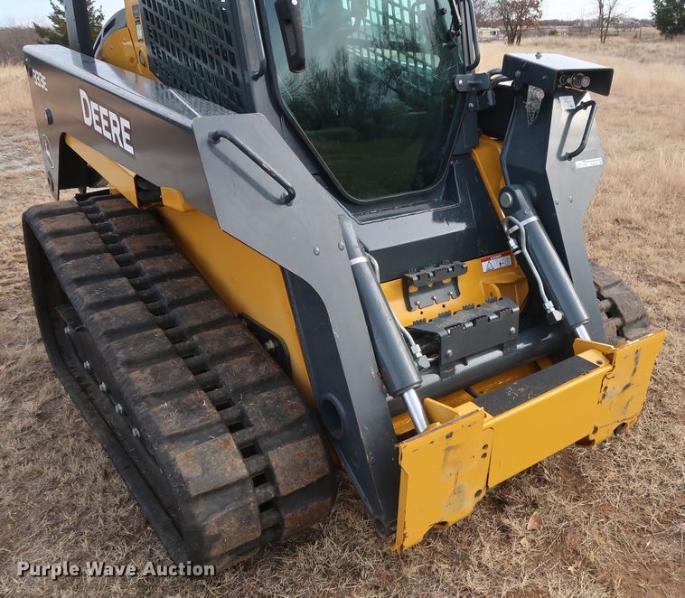 image for item GD9936 2015 John Deere 333E skid steer