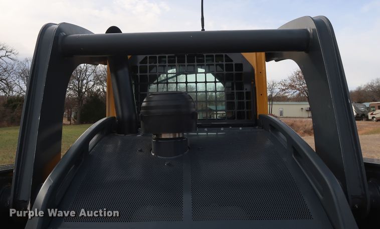 image for item GD9936 2015 John Deere 333E skid steer