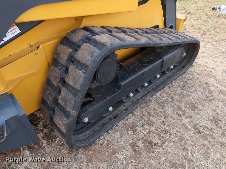 image for item GD9936 2015 John Deere 333E skid steer