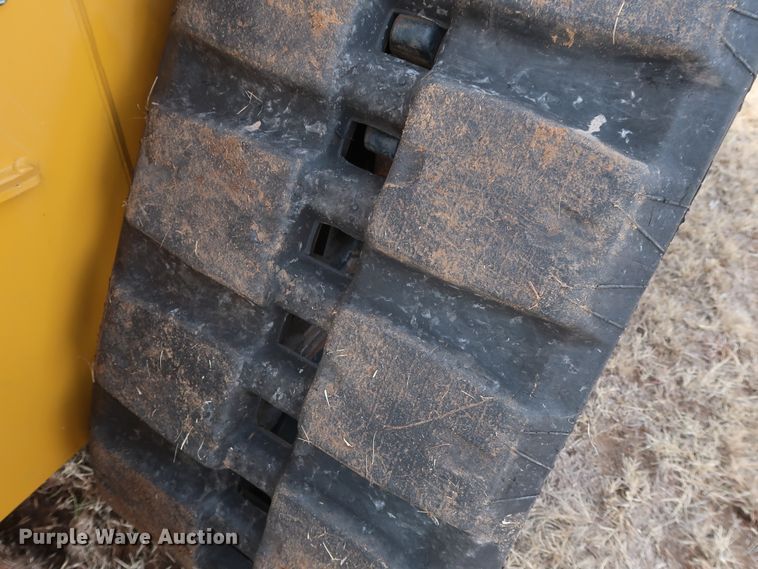 image for item GD9936 2015 John Deere 333E skid steer