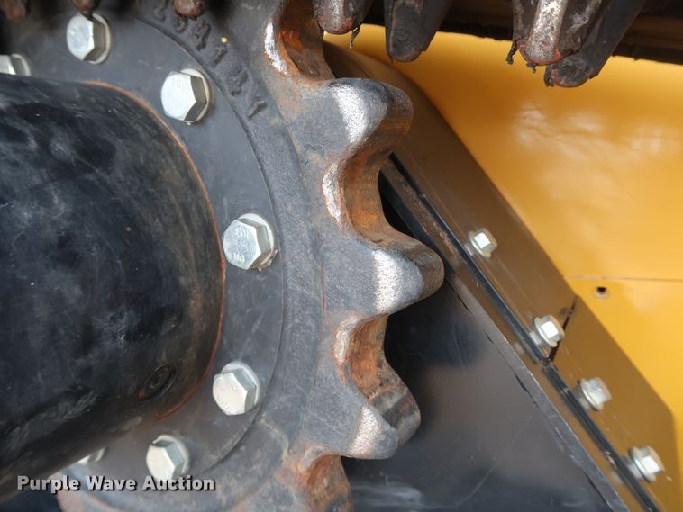 image for item GD9936 2015 John Deere 333E skid steer