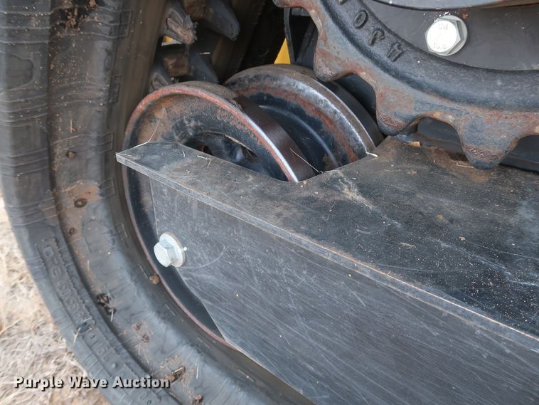 image for item GD9936 2015 John Deere 333E skid steer