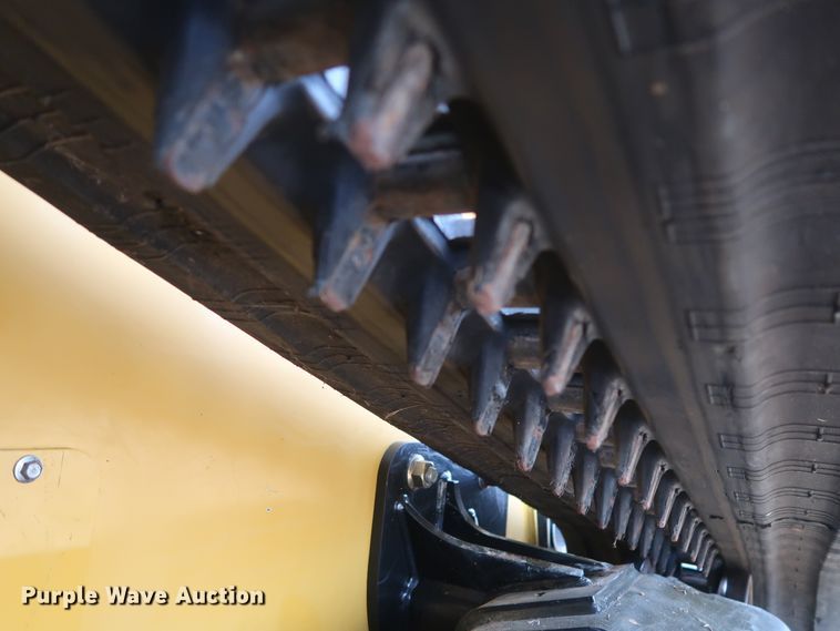 image for item GD9936 2015 John Deere 333E skid steer