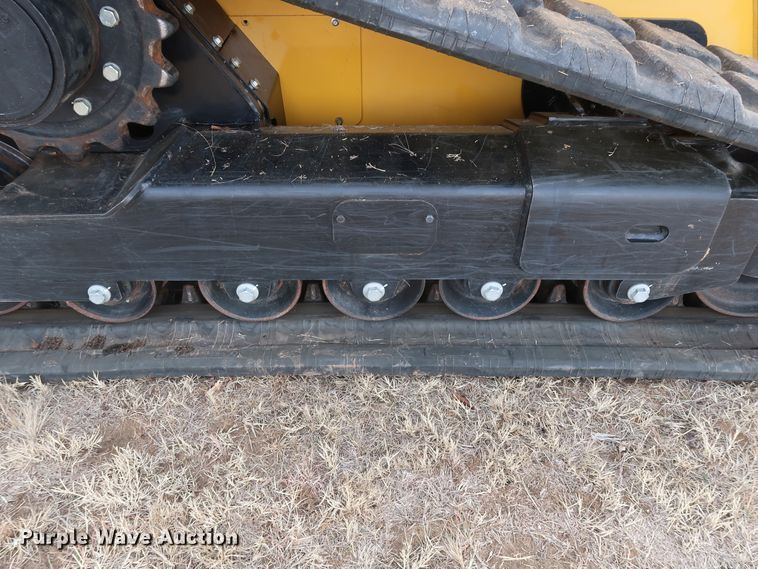 image for item GD9936 2015 John Deere 333E skid steer