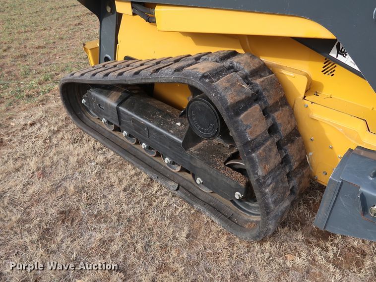 image for item GD9936 2015 John Deere 333E skid steer