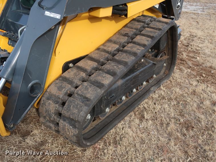 image for item GD9936 2015 John Deere 333E skid steer
