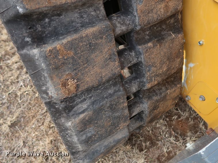 image for item GD9936 2015 John Deere 333E skid steer