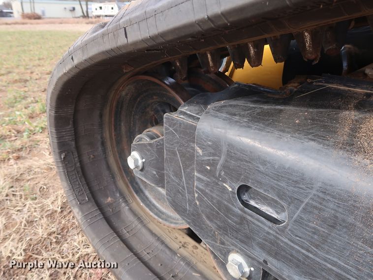 image for item GD9936 2015 John Deere 333E skid steer