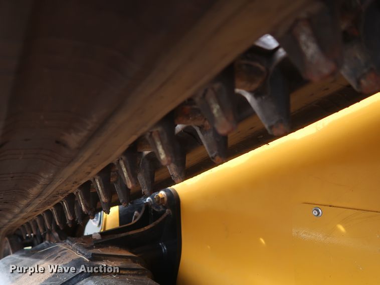 image for item GD9936 2015 John Deere 333E skid steer