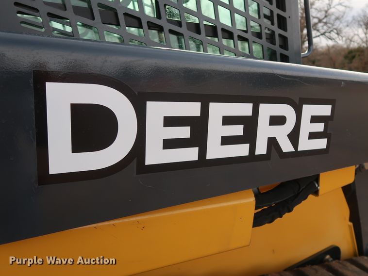 image for item GD9936 2015 John Deere 333E skid steer