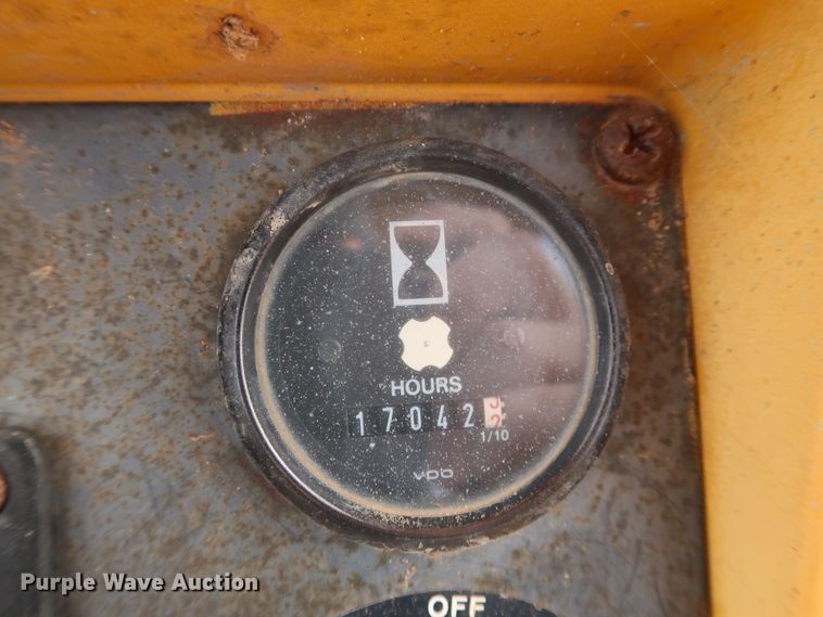 image for item GD9944 1993 John Deere 650G TC dozer