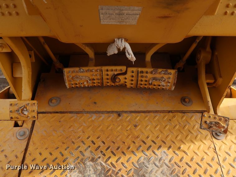 image for item GD9944 1993 John Deere 650G TC dozer