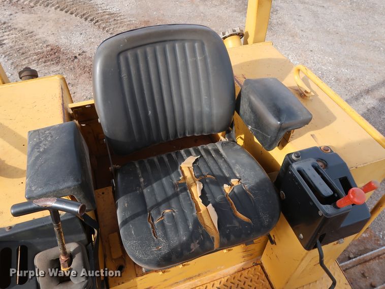 image for item GD9944 1993 John Deere 650G TC dozer