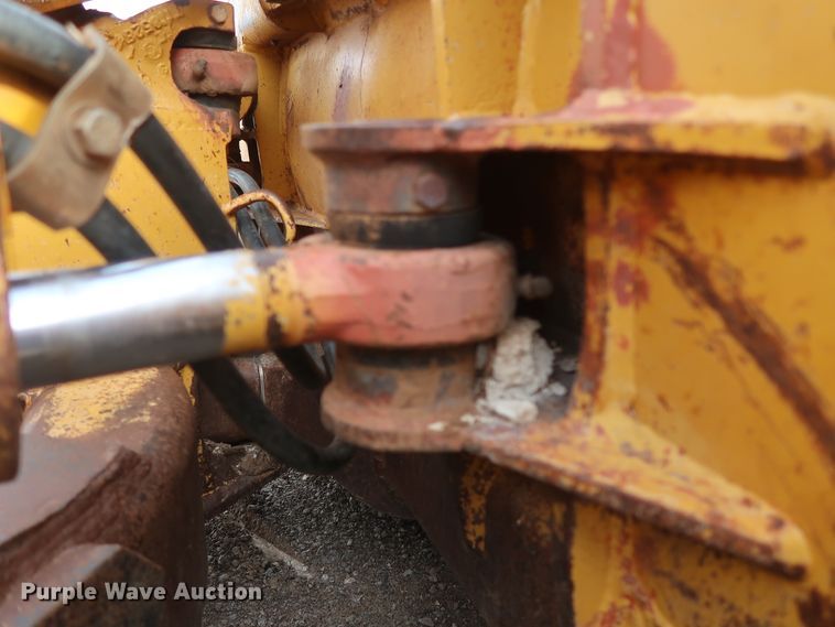 image for item GD9944 1993 John Deere 650G TC dozer