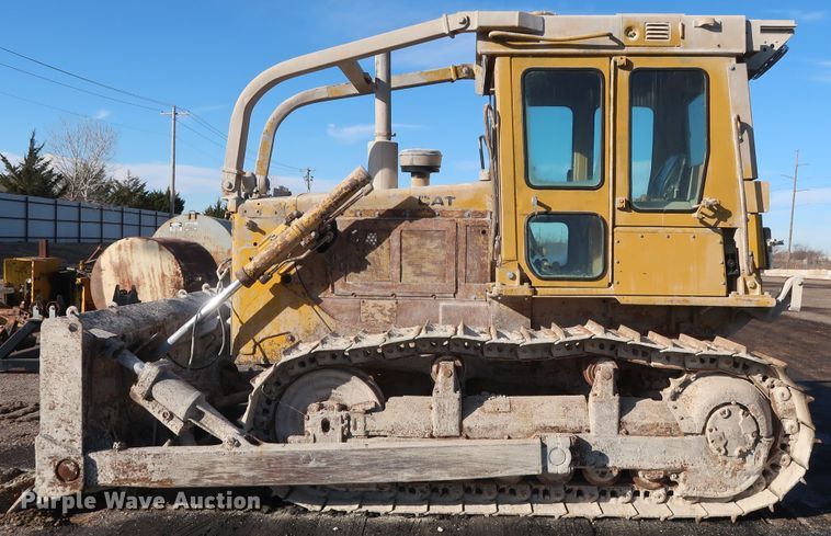 image for item GD9945 1984 Caterpillar D6D dozer