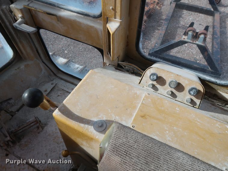 image for item GD9945 1984 Caterpillar D6D dozer