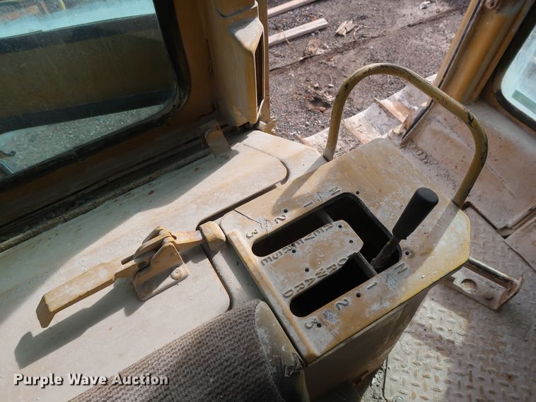 image for item GD9945 1984 Caterpillar D6D dozer