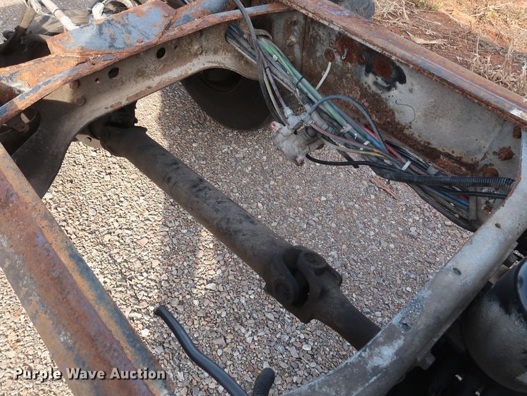 image for item GD9958 2001 International 4700 truck cab and chassis