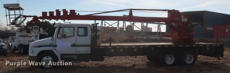 image for item GD9961 2002 Freightliner FL80 crane truck