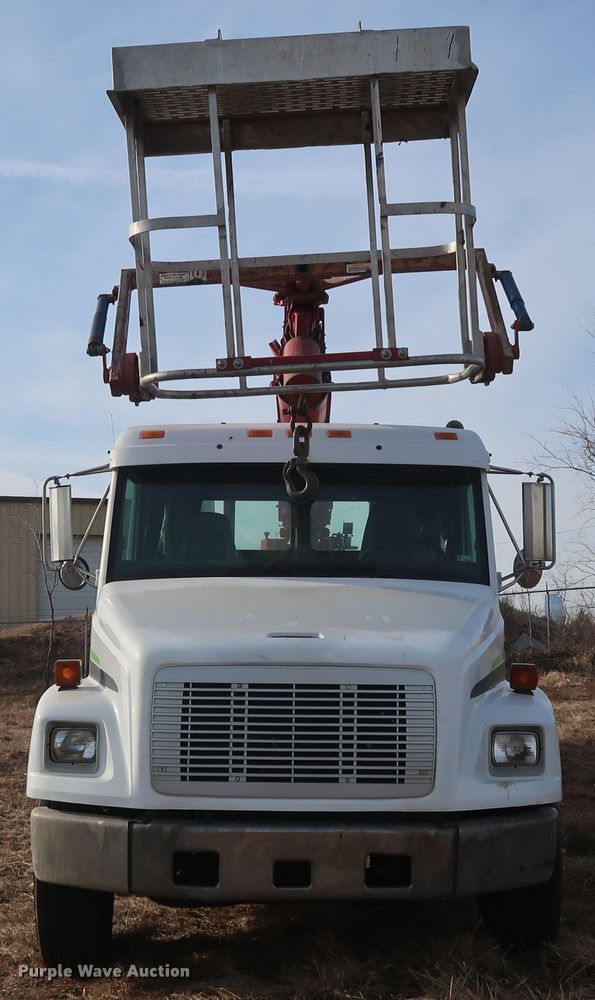 image for item GD9961 2002 Freightliner FL80 crane truck