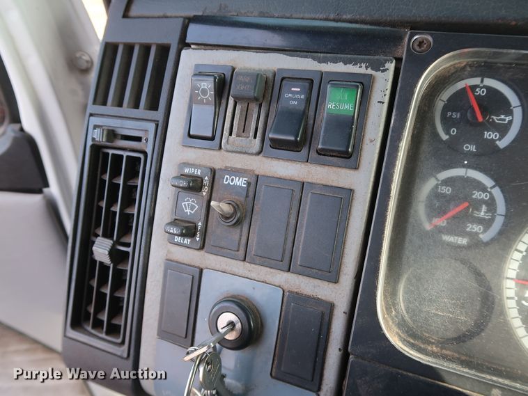 image for item GD9961 2002 Freightliner FL80 crane truck