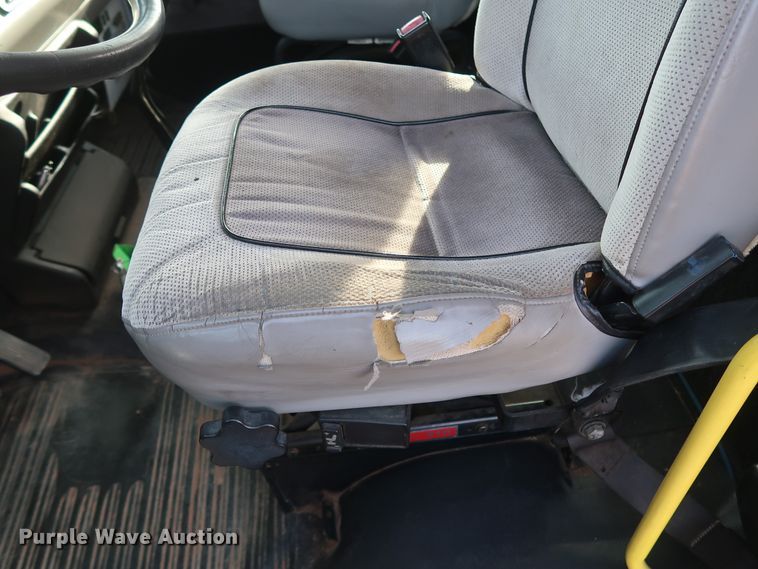 image for item GD9961 2002 Freightliner FL80 crane truck