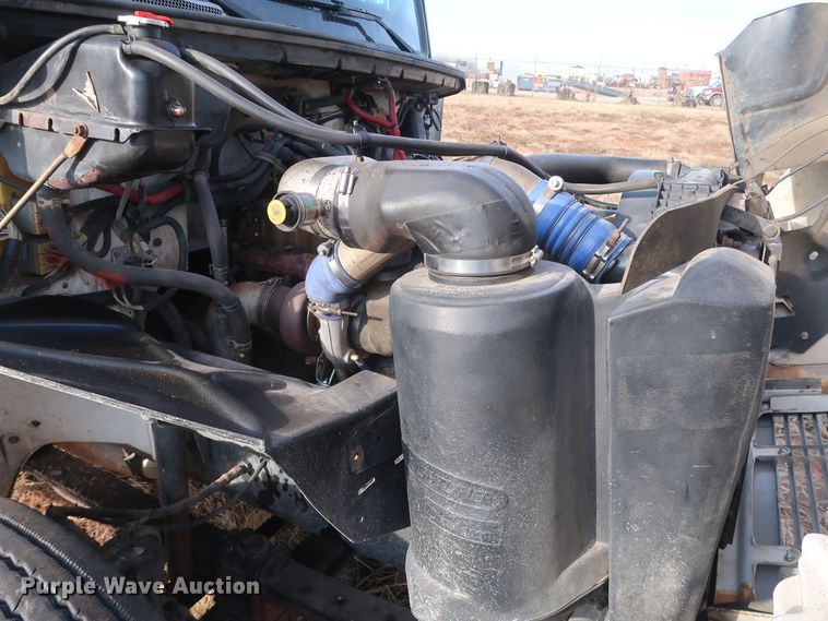 image for item GD9961 2002 Freightliner FL80 crane truck