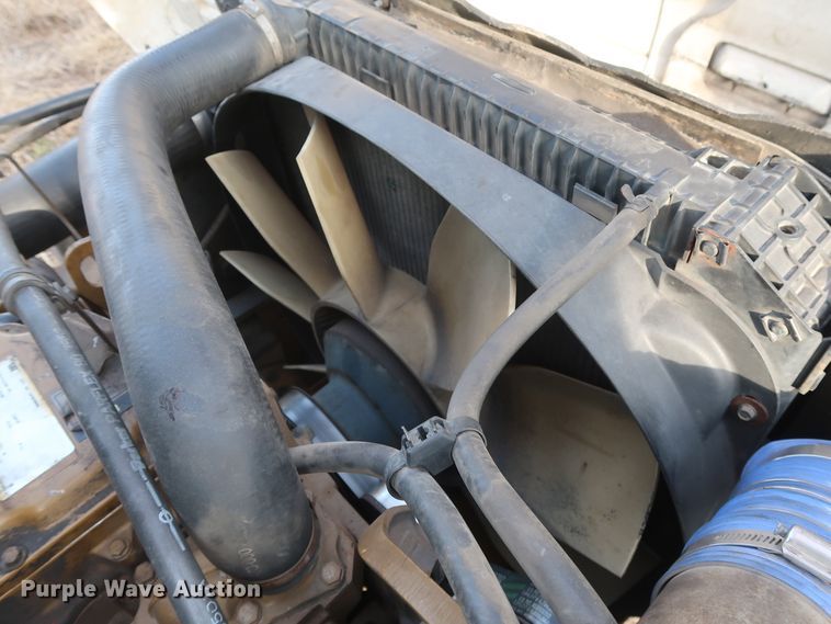 image for item GD9961 2002 Freightliner FL80 crane truck