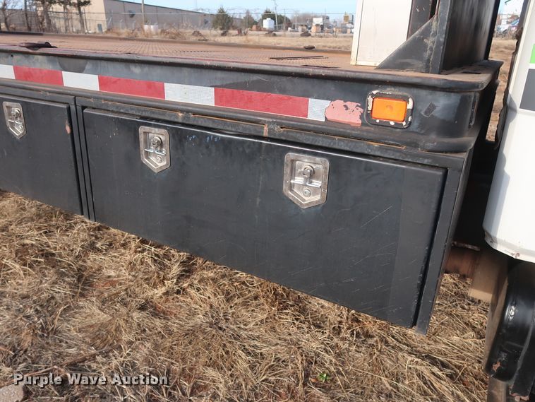 image for item GD9961 2002 Freightliner FL80 crane truck