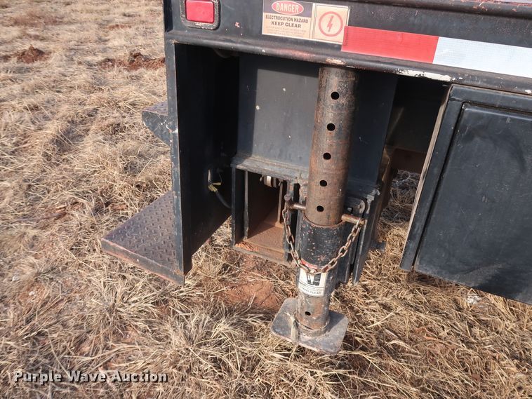 image for item GD9961 2002 Freightliner FL80 crane truck