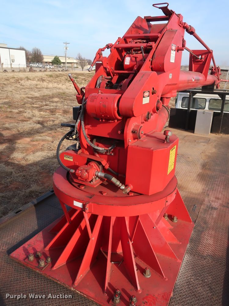 image for item GD9961 2002 Freightliner FL80 crane truck