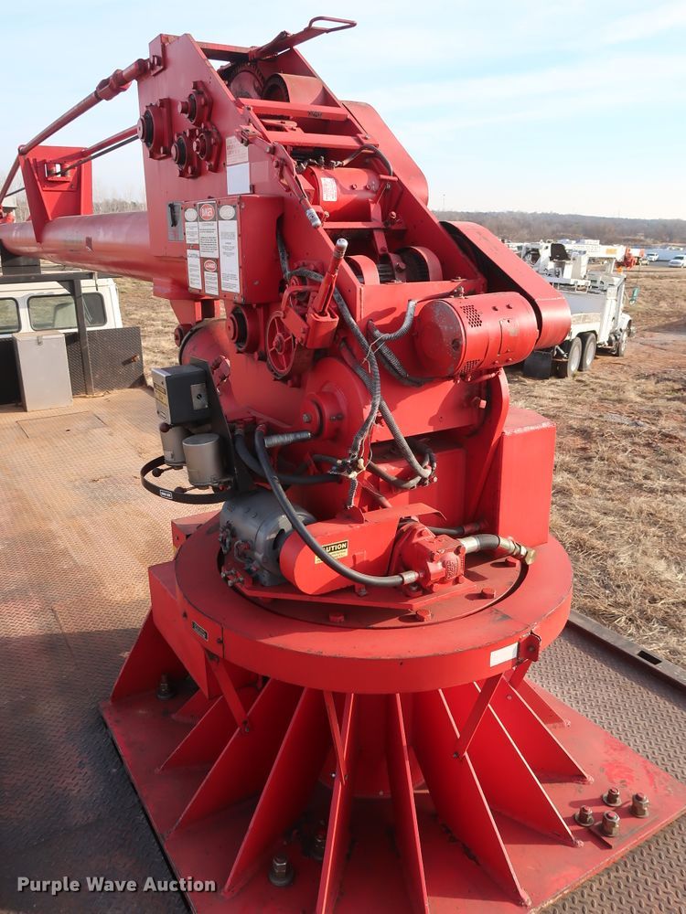 image for item GD9961 2002 Freightliner FL80 crane truck