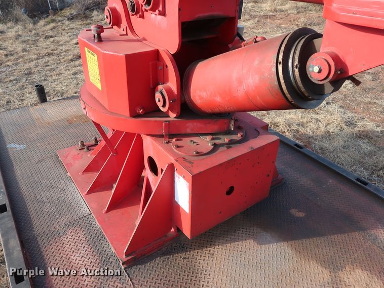 image for item GD9961 2002 Freightliner FL80 crane truck