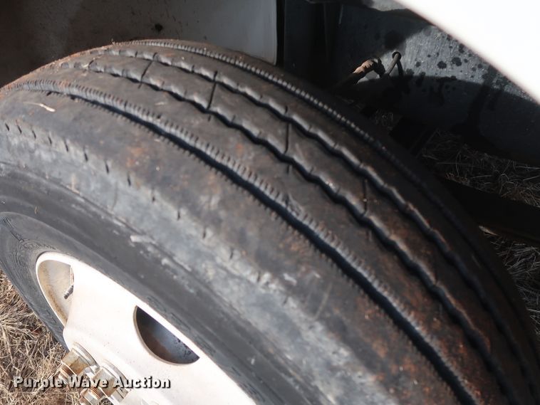 image for item GD9961 2002 Freightliner FL80 crane truck