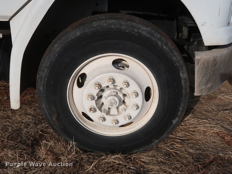 image for item GD9961 2002 Freightliner FL80 crane truck