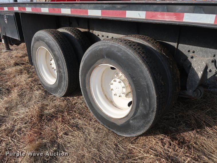 image for item GD9961 2002 Freightliner FL80 crane truck