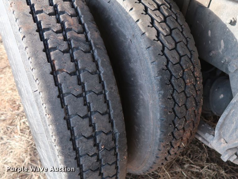 image for item GD9961 2002 Freightliner FL80 crane truck