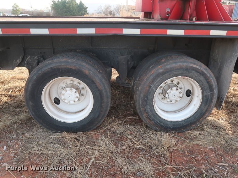 image for item GD9961 2002 Freightliner FL80 crane truck