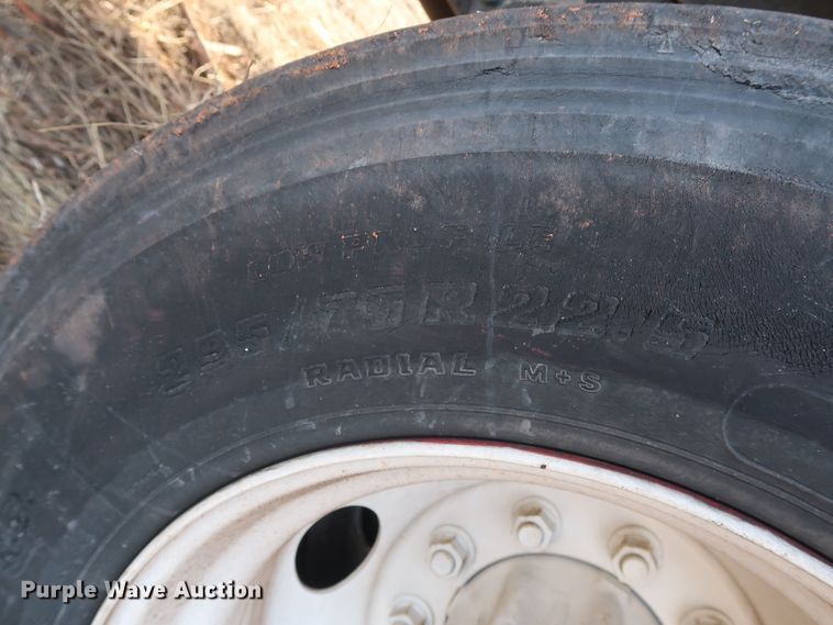 image for item GD9961 2002 Freightliner FL80 crane truck