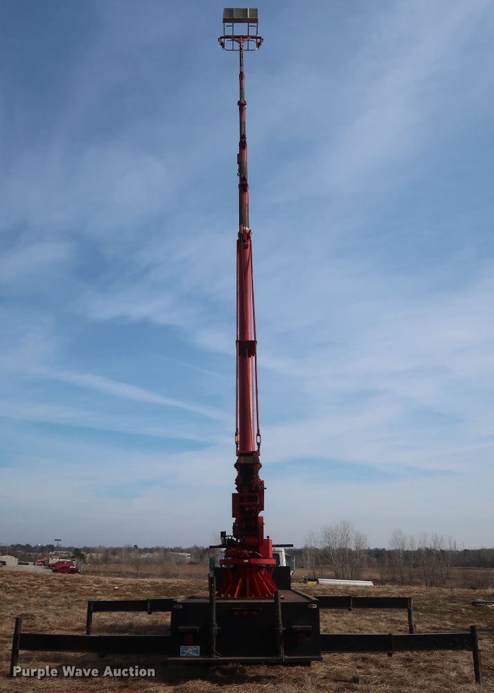 image for item GD9961 2002 Freightliner FL80 crane truck