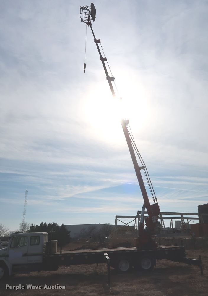 image for item GD9961 2002 Freightliner FL80 crane truck