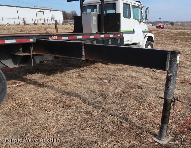 image for item GD9961 2002 Freightliner FL80 crane truck