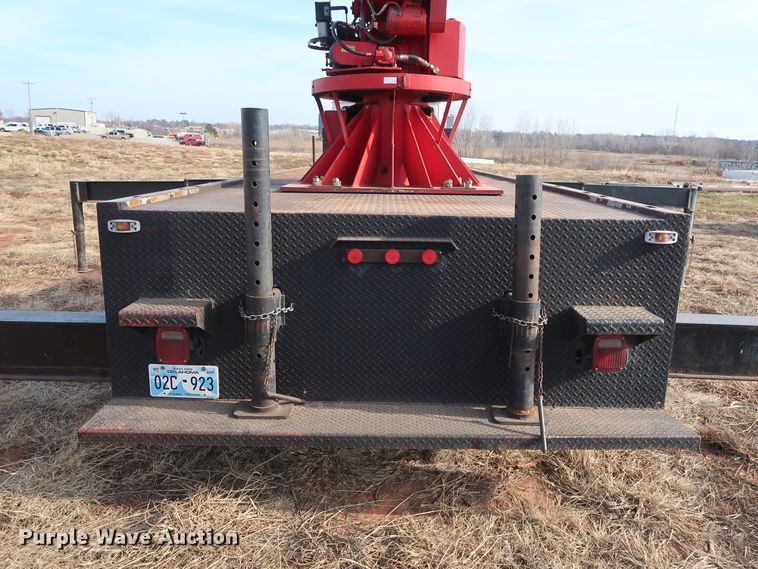 image for item GD9961 2002 Freightliner FL80 crane truck