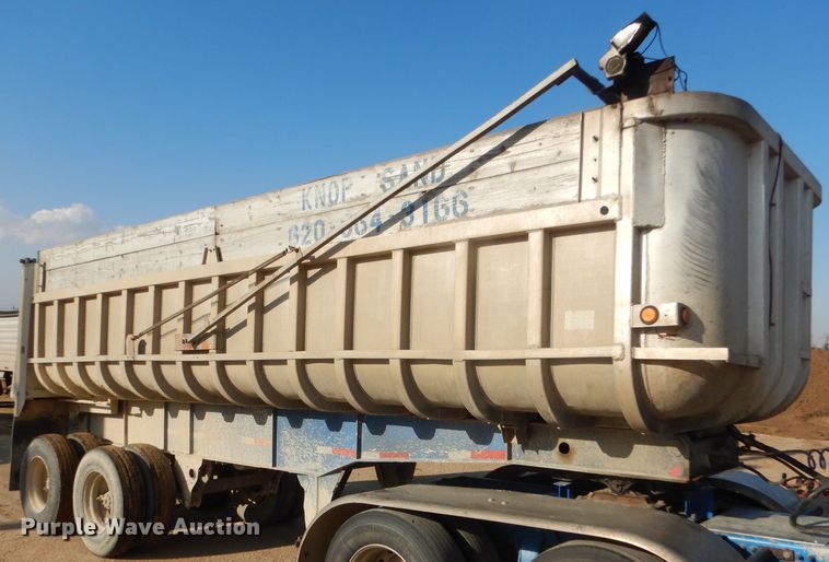 image for item GE9583 1979 Fruehauf end dump trailer