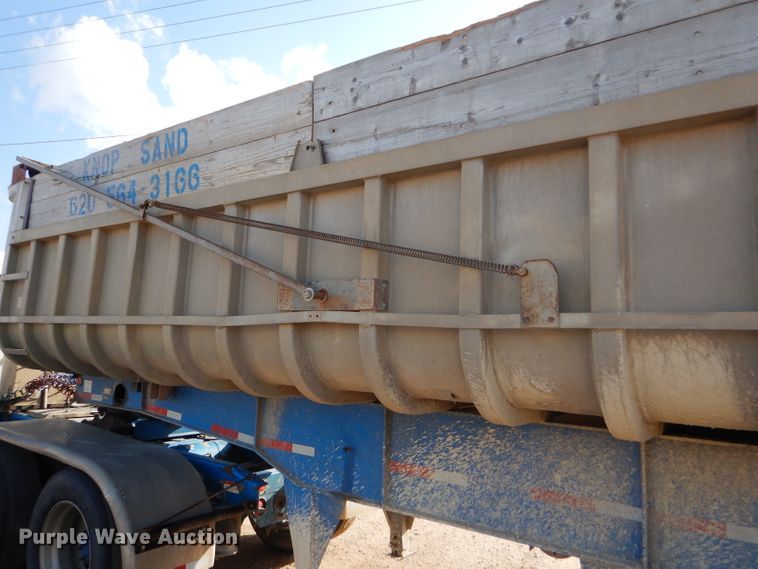 image for item GE9583 1979 Fruehauf end dump trailer