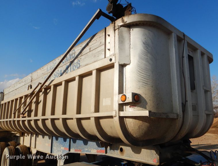 image for item GE9583 1979 Fruehauf end dump trailer